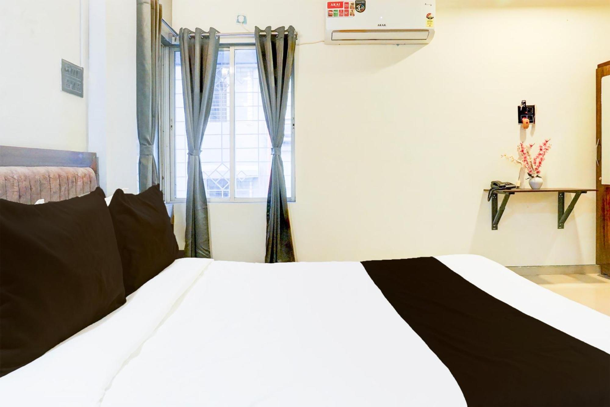 Hotel O The Highstreet Hometel Poona Buitenkant foto