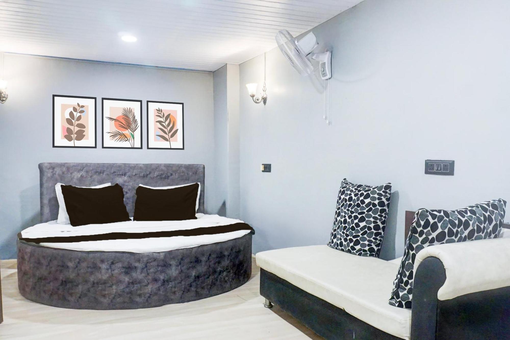 Hotel O The Highstreet Hometel Poona Buitenkant foto