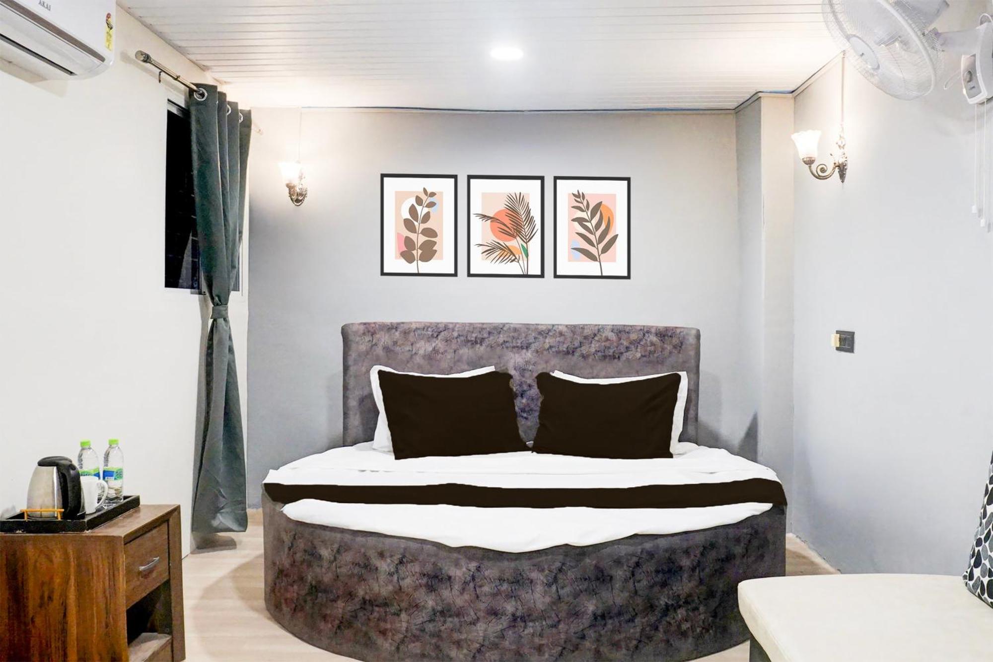 Hotel O The Highstreet Hometel Poona Buitenkant foto