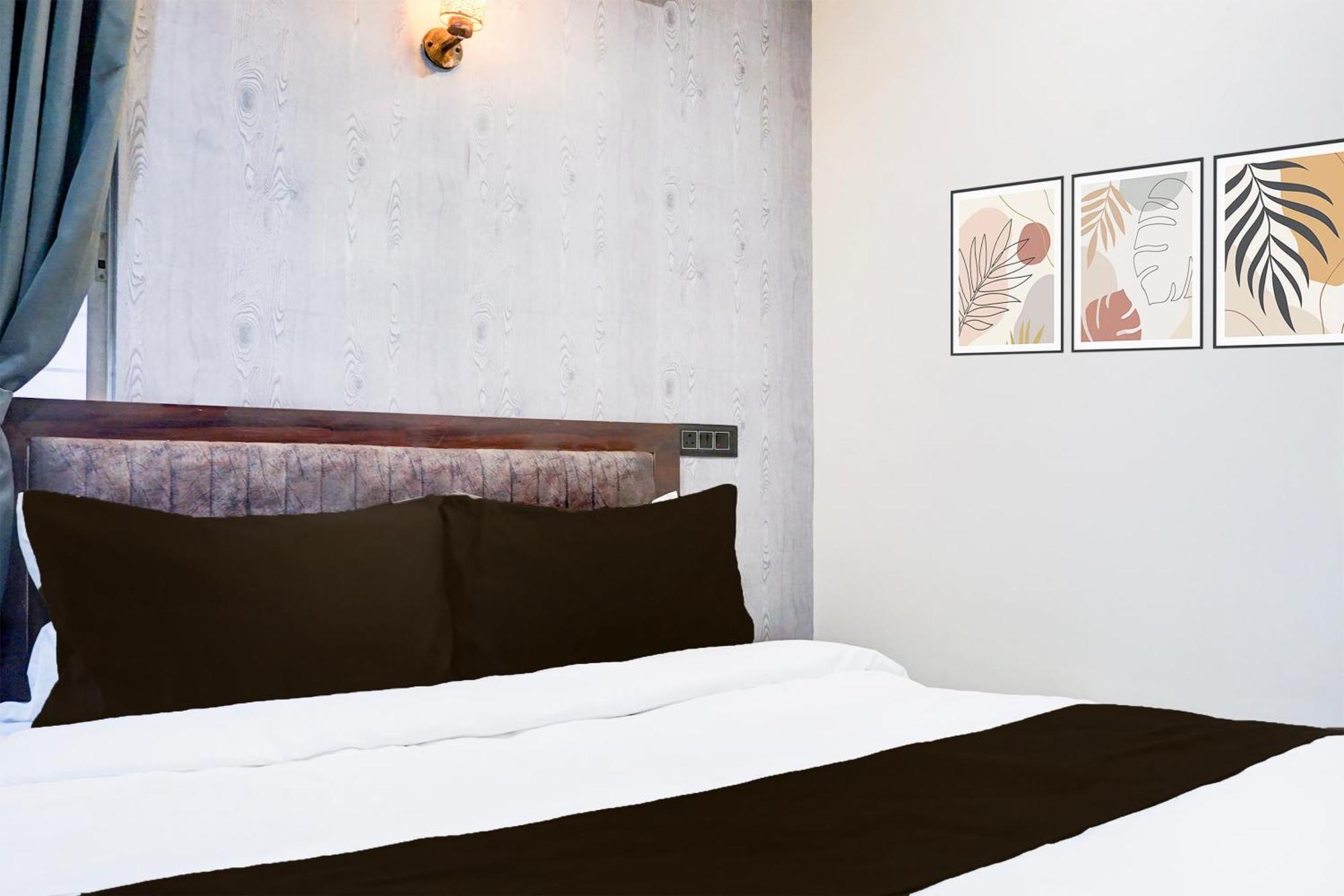 Hotel O The Highstreet Hometel Poona Buitenkant foto