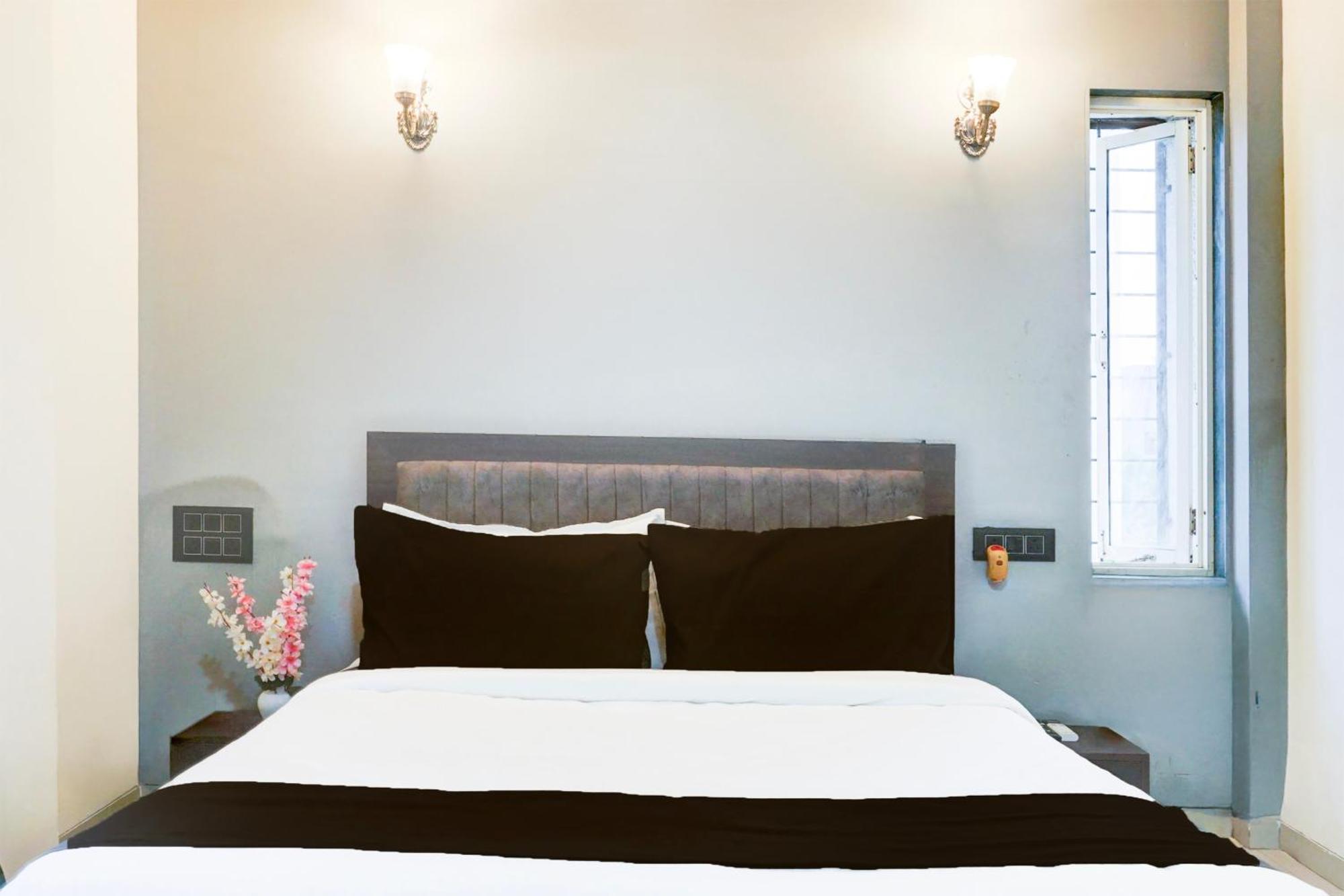 Hotel O The Highstreet Hometel Poona Buitenkant foto